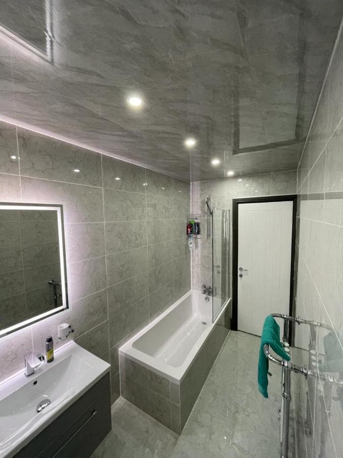 3 Bedroom Whalley Aparthotel Burnley Exterior photo